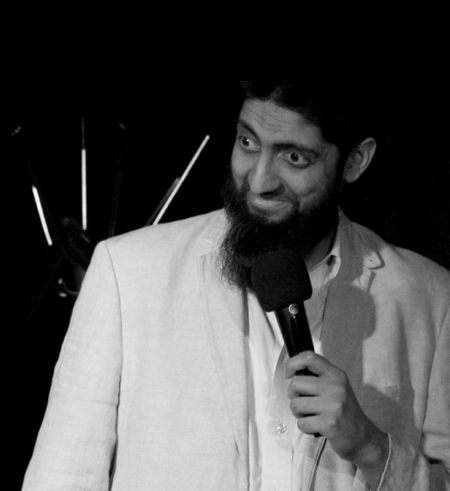 Die „Theater im Pariser Hof“- Mixshow mit Mohammed Ibraheem Butt alias Comedy Butt